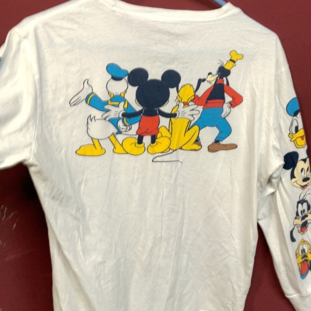 Disney T - Picture 3 of 3